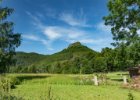 Broumovské a Polické stěny  dnešní cíl - vrchol Koruna, 769m nad mořem a my stáli v cca 400.