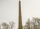 Krásný Dvůr  Obelisk - monumentální čtyřboký 26 metrů vysoký jehlan, obklopený dokola pískovcovými pilony. Byl umístěn na paměť slavné vítězné bitvy u Ambergu v roce 1796, kterou svedl Karel Ludwig Johann Vavřinec velkovévoda Rakouský proti nepřátelské francouzské armádě. : architektura, park