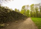 Krásný Dvůr  Čínský pavilon - Pavilon stojí nad velkým bazénem, který kdysi sloužil jako vodní rezervoár pro provoz vodopádu naproti Panovo templu. : architektura, park