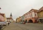 Žatec  Hošťálkovo náměstí a pohled na radnici ze zadu. : architektura