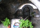 Kypr - říjen 2005  výlet po vnitrozemí ostrova : architektura, pomník, pomník-socha, socha