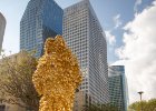 La Défense  Dílo "Why does Strange Fruit always look so Sweet?" od Johana Cretena. : La Defense, Paříž 2021, architektura, socha