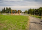 park Malešice  tohle nechápe nikdo: cesta v půlce končí - bruslaři, cyklisti, maminky s kočárky - jak přez to budeme jezdit až trochu zaprší? : Praha, architektura, park, park Malešice, procházka