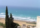Kypr - květen 2004  pobřeží u Kaurionu : architektura, krajina, moře